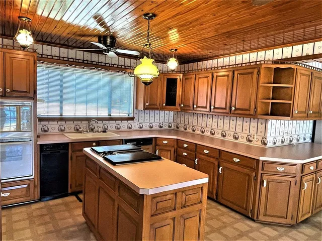 $845,000 | 476 Lcr 759, Groesbeck, TX 76642