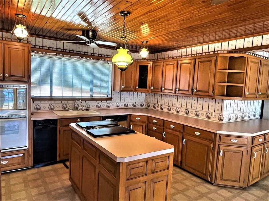 476 Lcr 759 Groesbeck, TX 76642 - Photo 10 of 40 https://ntrdd.mlsmatrix.com/Matrix/MediaManager/ShowImage.aspx?tbl=9&mtid=1&tmui=417402482&mf=PU2848873&w=133&h=100&q=99&md=0001-01-01%2000:00:00.000
