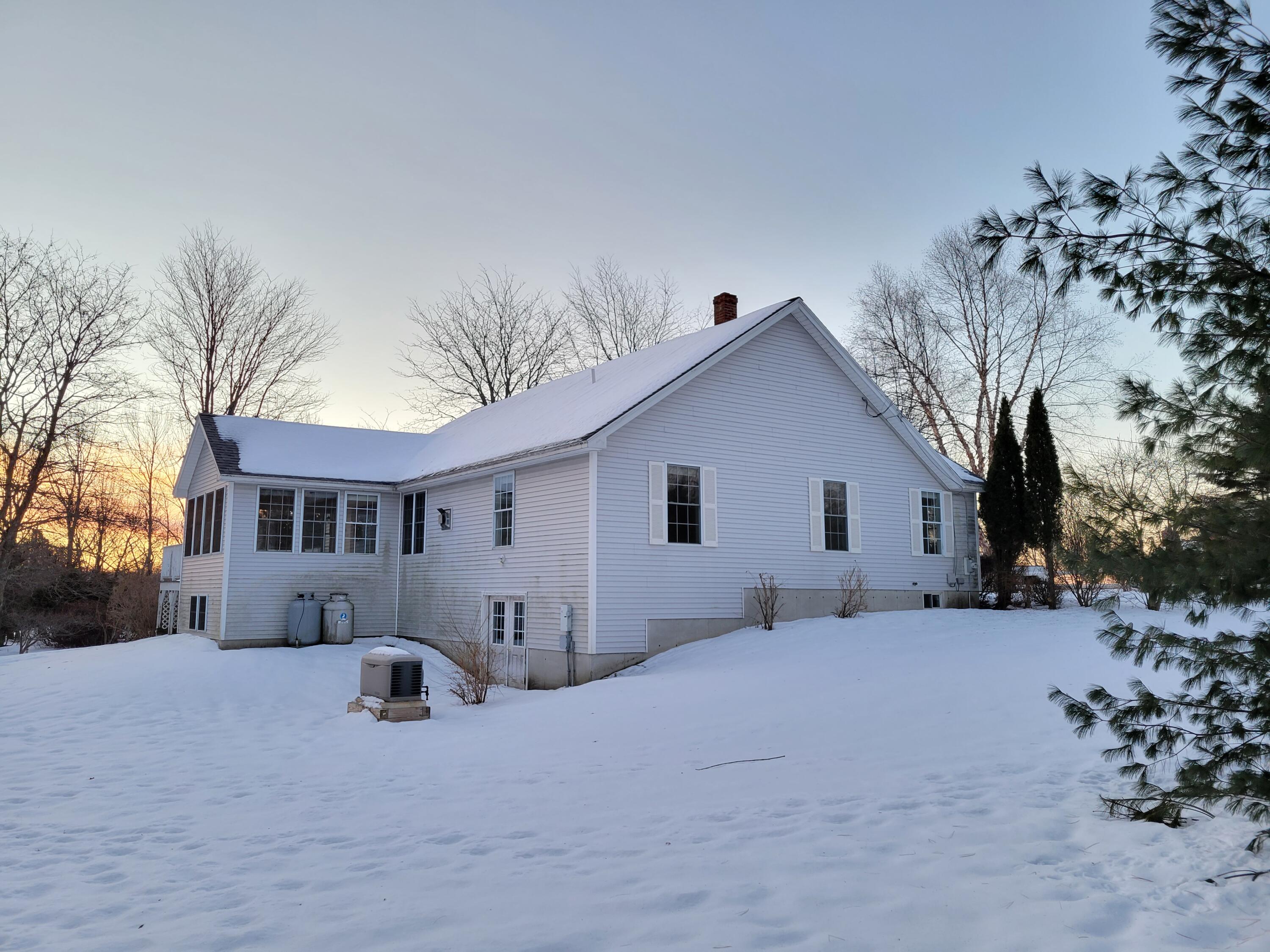 327 Hanson Ridge Road Springvale, ME 04083 - Photo 4 of 23 20220118_071037