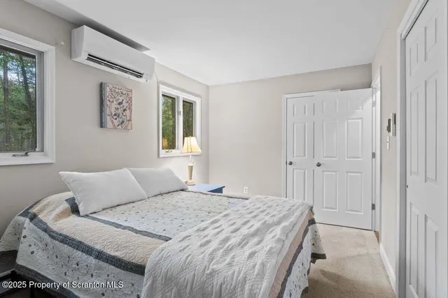 $239,900 | 5 Lyman Court, Gouldsboro, PA 18424