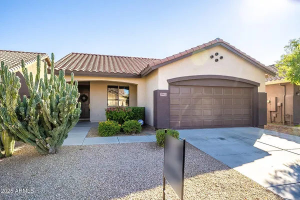 $2,250 | 39802 North Cross Timbers Way, Anthem, AZ 85086