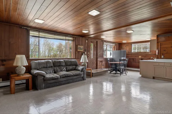 $1,500 | 353 Candlestick Hill Road, Newburgh, NY 12550