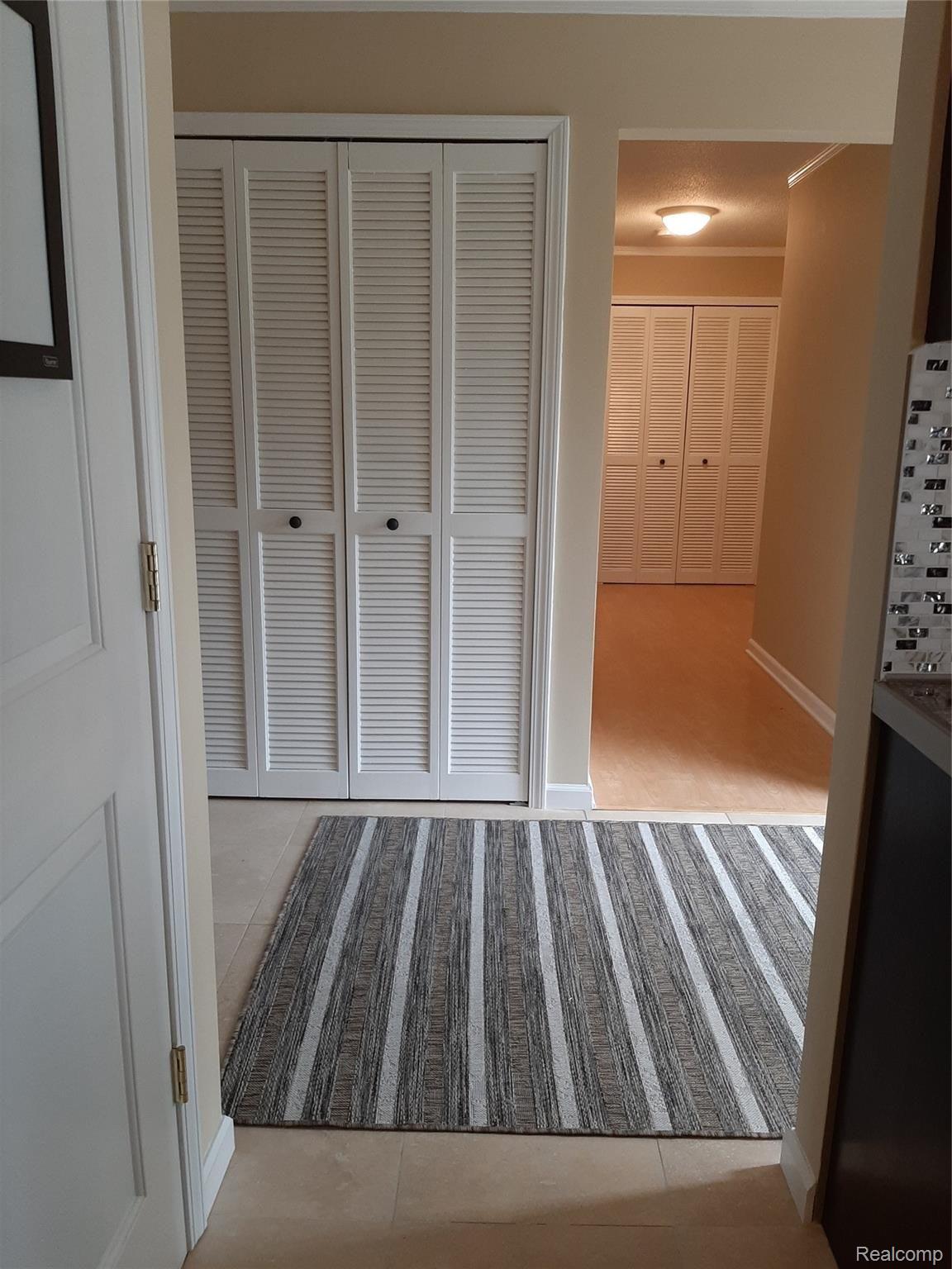 11 foyer b.jpg
