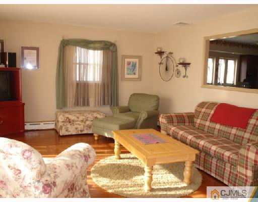 39 Red Bank Road Spotswood, NJ 08884 - Photo 3 of 8 Gallery Image 3