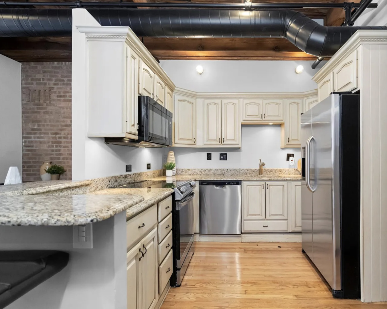 331 South Peoria Street, Unit 403 Chicago, IL 60607 - Photo 4 of 14
