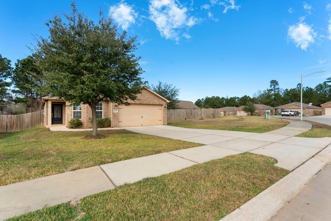 Welcome to 9159 Nina Rd.  A spacious lot with no right side neighbor. Enjoy the sidewalks to take a stroll with your pets, kids, family & friends, or a quiet walk on your own.