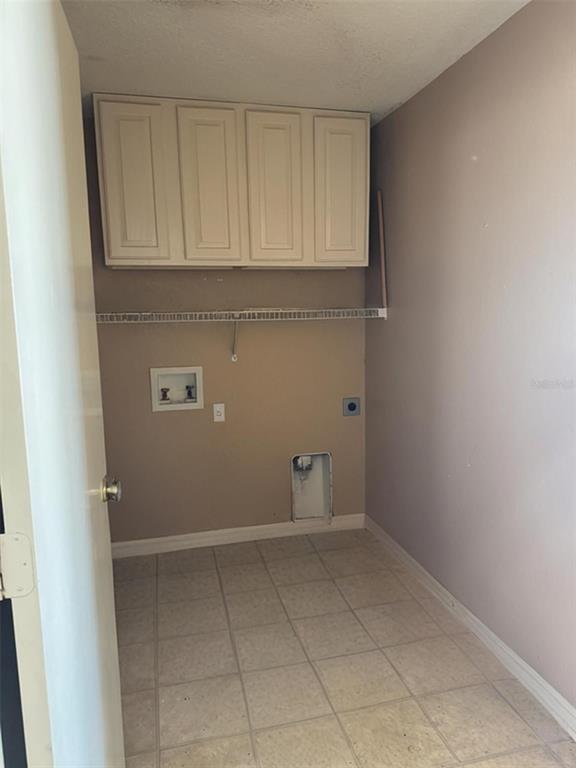 702 Tartan Loop Lake Wales, FL 33853 - Photo 18 of 20 a view of cabinets