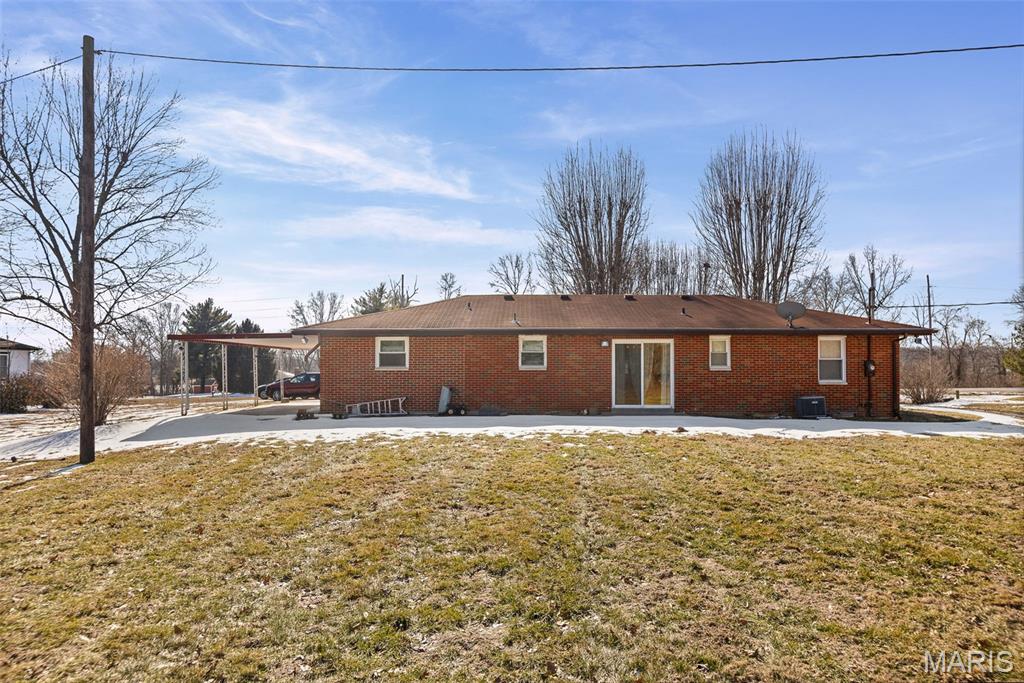 722 Highway 40 Troy, IL 62294 - Photo 7 of 38