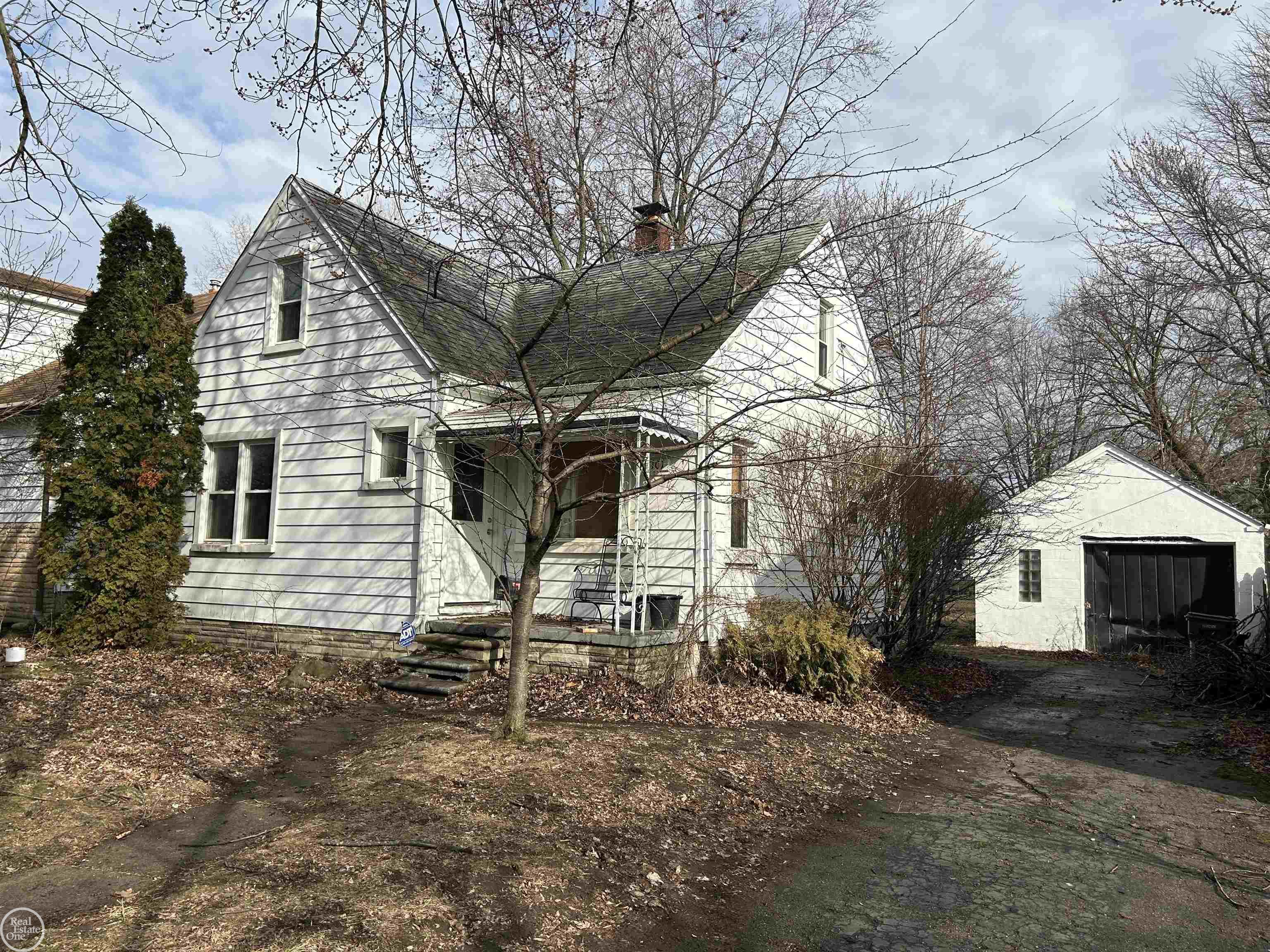 22101 Ridgeway Street St. Clair Shores, MI 48080 - Photo 1 of 9
