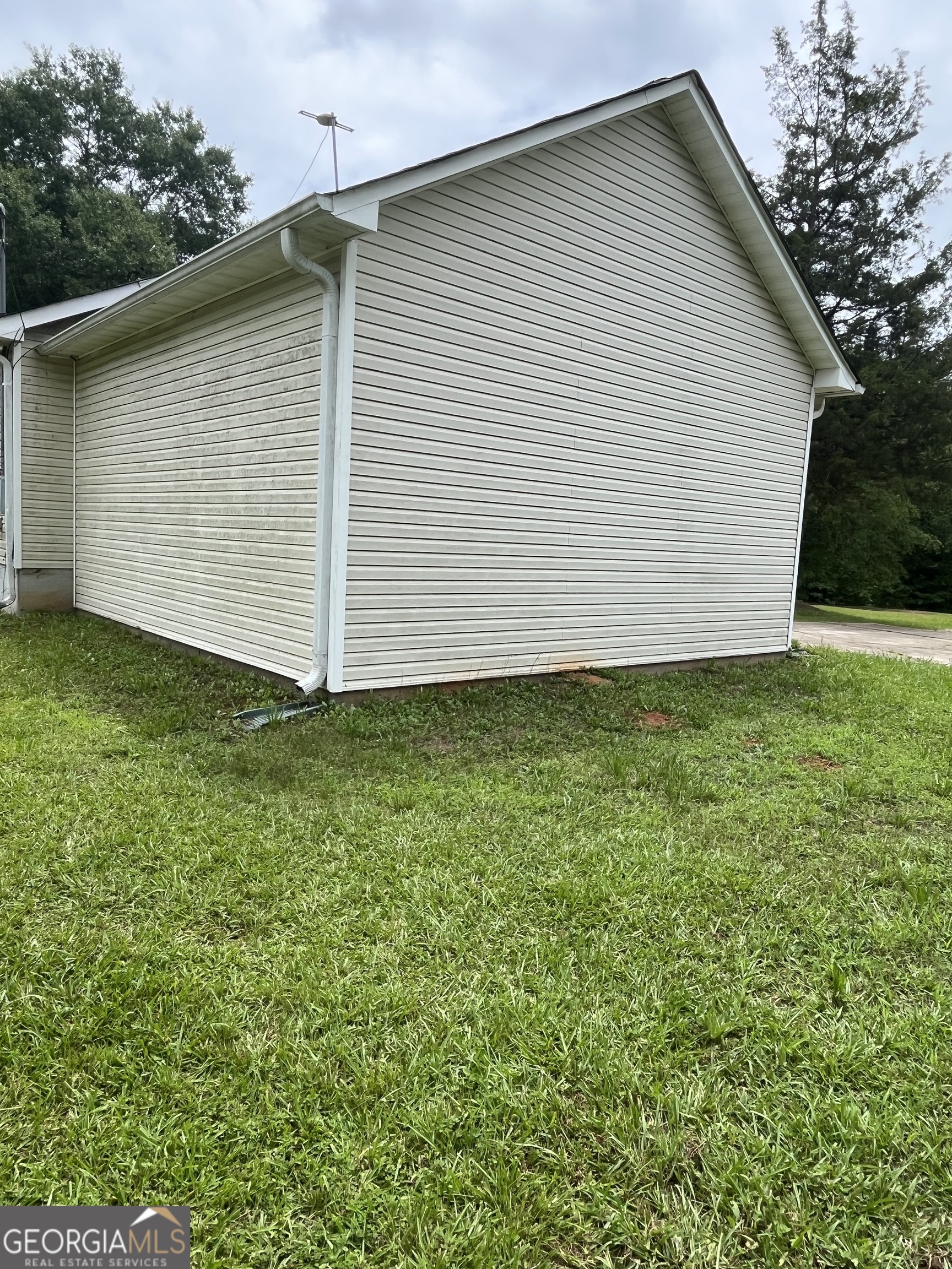 113 Hoyt Road Milner, GA 30257 - Photo 5 of 27