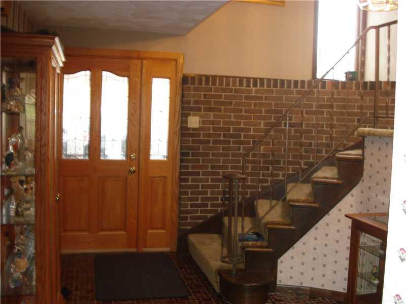 1085 Cunningham Bridge Road Dawson, PA 15428 - Photo 7 of 20 Entry/Foyer.