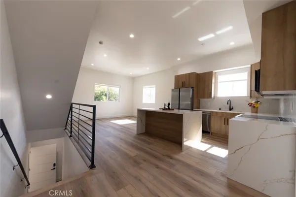 $4,999 | 4445 Auckland Avenue, Toluca Lake, CA 91602