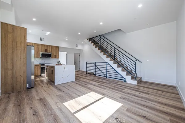 $4,999 | 4445 Auckland Avenue, Toluca Lake, CA 91602