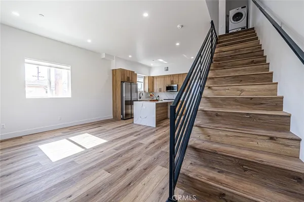 $4,999 | 4445 Auckland Avenue, Toluca Lake, CA 91602