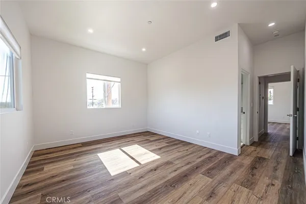 $4,999 | 4445 Auckland Avenue, Toluca Lake, CA 91602