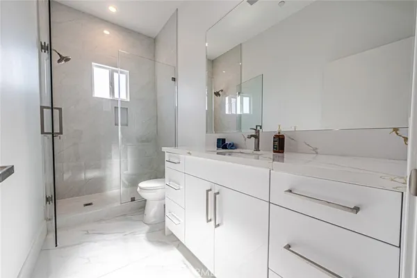 $4,999 | 4445 Auckland Avenue, Toluca Lake, CA 91602