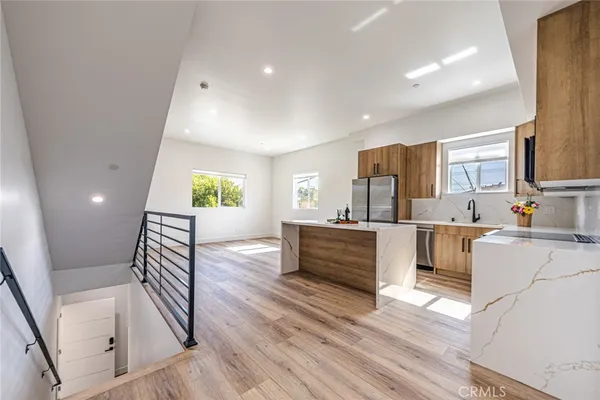 $4,999 | 4445 Auckland Avenue, Toluca Lake, CA 91602