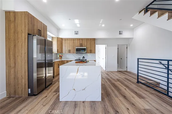 $4,999 | 4445 Auckland Avenue, Toluca Lake, CA 91602