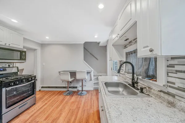 $1,250,000 | 49 Main Street, West Sayville, NY 11796