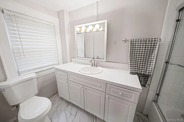 $1,250,000 | 49 Main Street, West Sayville, NY 11796