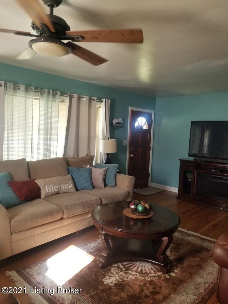 4301 Milldaun Road Louisville, KY 40213 - Photo 2 of 10 IMG_39931