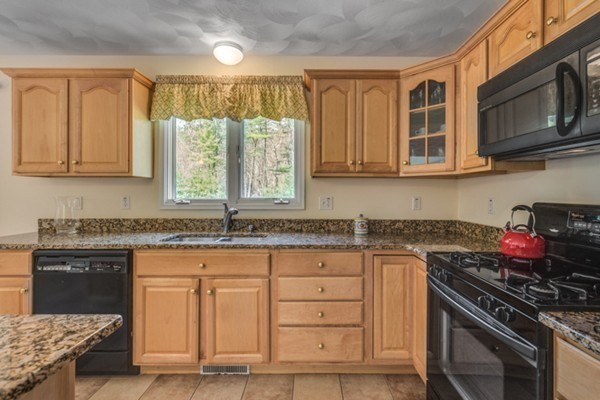 197 Hudson Road Stow, MA 01775 - Photo 11 of 30