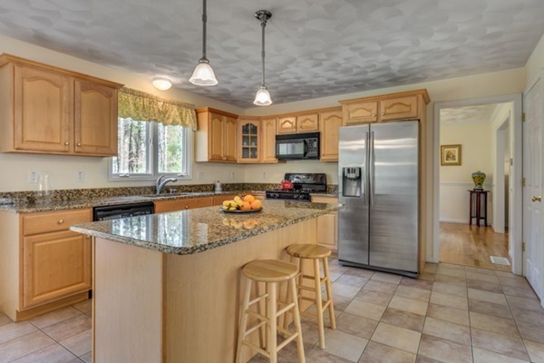 197 Hudson Road Stow, MA 01775 - Photo 14 of 30