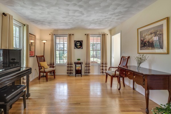 197 Hudson Road Stow, MA 01775 - Photo 7 of 30