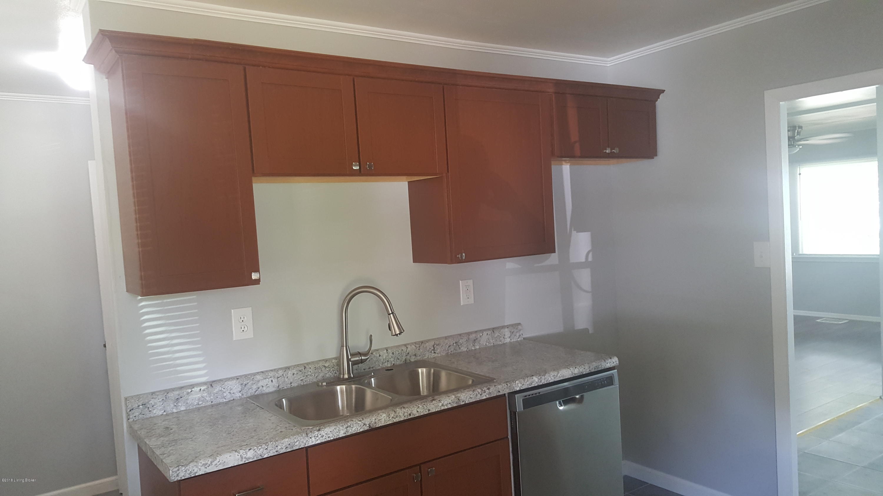 301 Redding Road Louisville, KY 40218 - Photo 9 of 23 20180709_125041