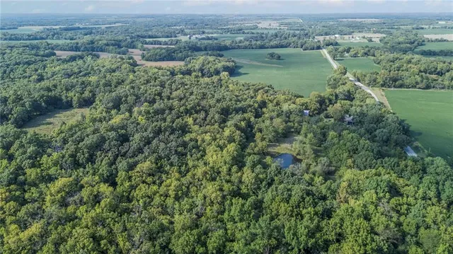 $875,000 | 3572 Idaho Road, Pomona, KS 66076