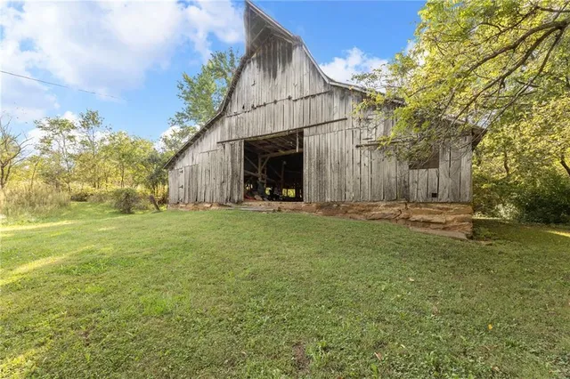 $875,000 | 3572 Idaho Road, Pomona, KS 66076
