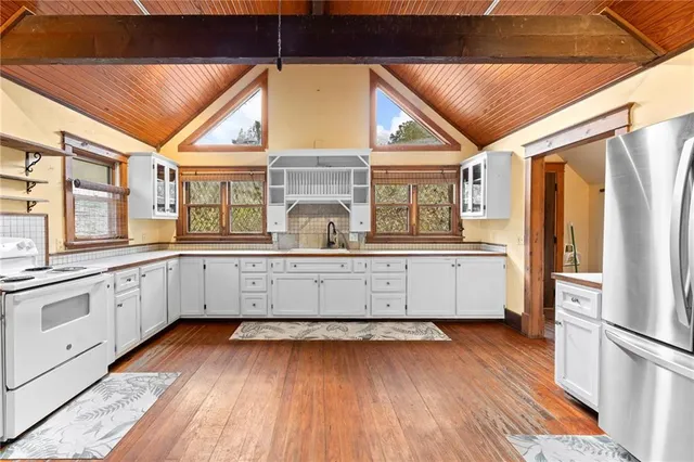 $875,000 | 3572 Idaho Road, Pomona, KS 66076