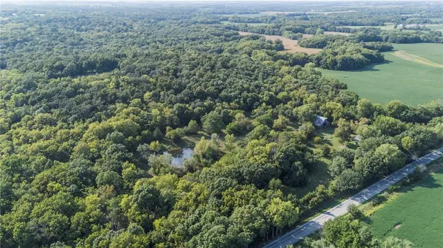 $875,000 | 3572 Idaho Road, Pomona, KS 66076