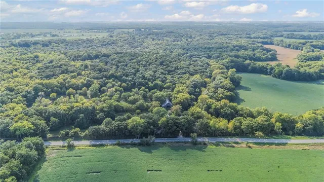 $875,000 | 3572 Idaho Road, Pomona, KS 66076