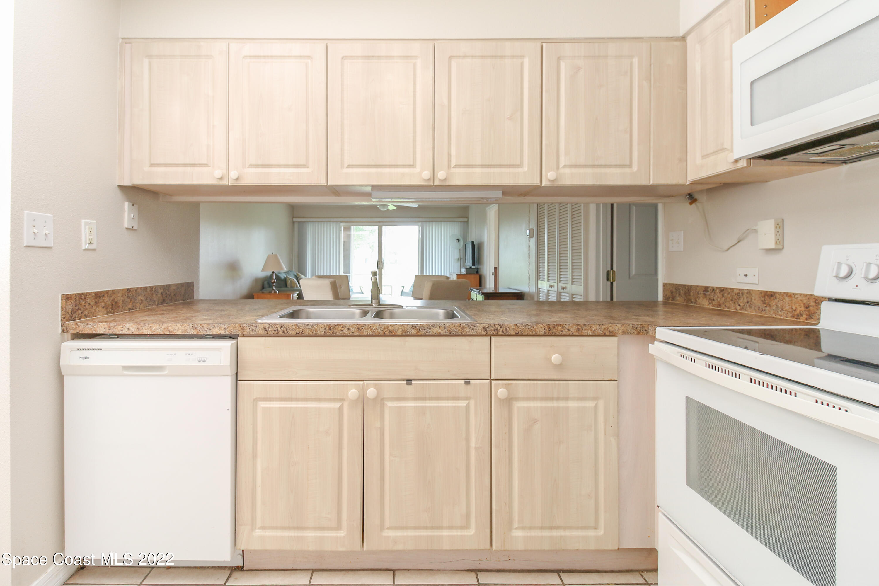 Kitchen pic 2