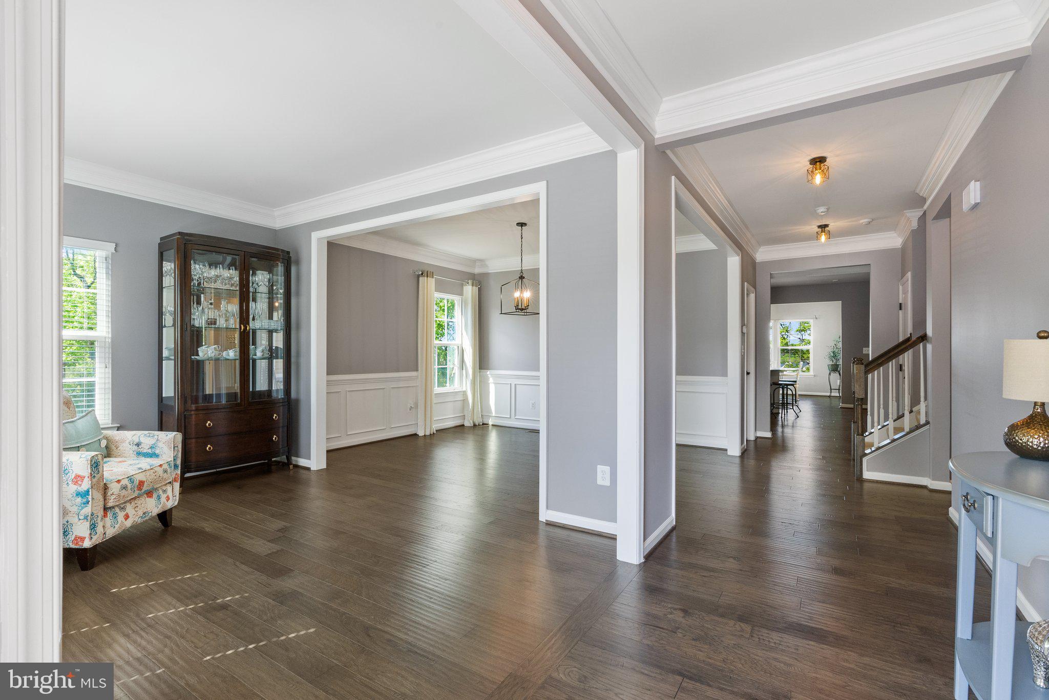 25849 Racing Sun Drive Aldie, VA 20105 - Photo 5 of 80 Front Sitting room and entry way
