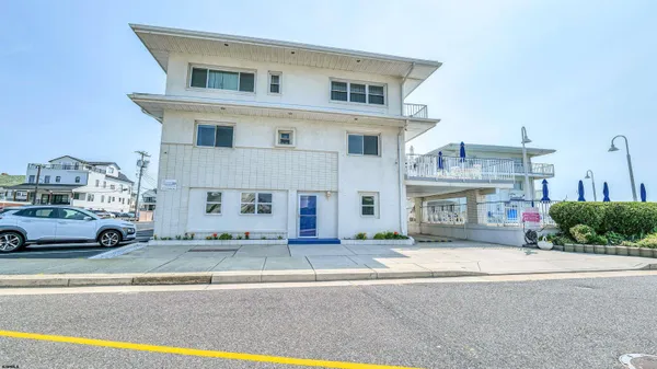 $1,200 | 111 South Dudley Avenue, Unit 211, Ventnor City, NJ 08406