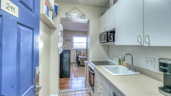 $1,200 | 111 South Dudley Avenue, Unit 211, Ventnor City, NJ 08406