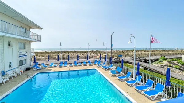 $1,200 | 111 South Dudley Avenue, Unit 211, Ventnor City, NJ 08406