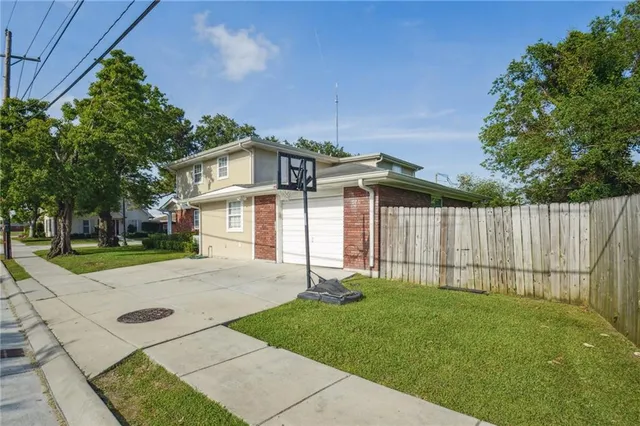 $299,000 | 200 Pike Drive, Gretna, LA 70053