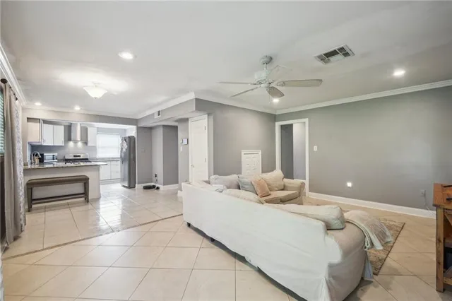 $299,000 | 200 Pike Drive, Gretna, LA 70053