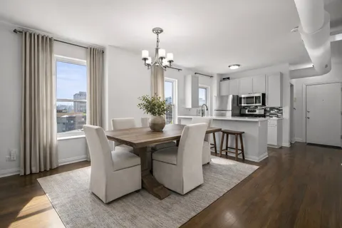 $299,000 | 1322 West Huron Street, Unit 4N, Chicago, IL 60642