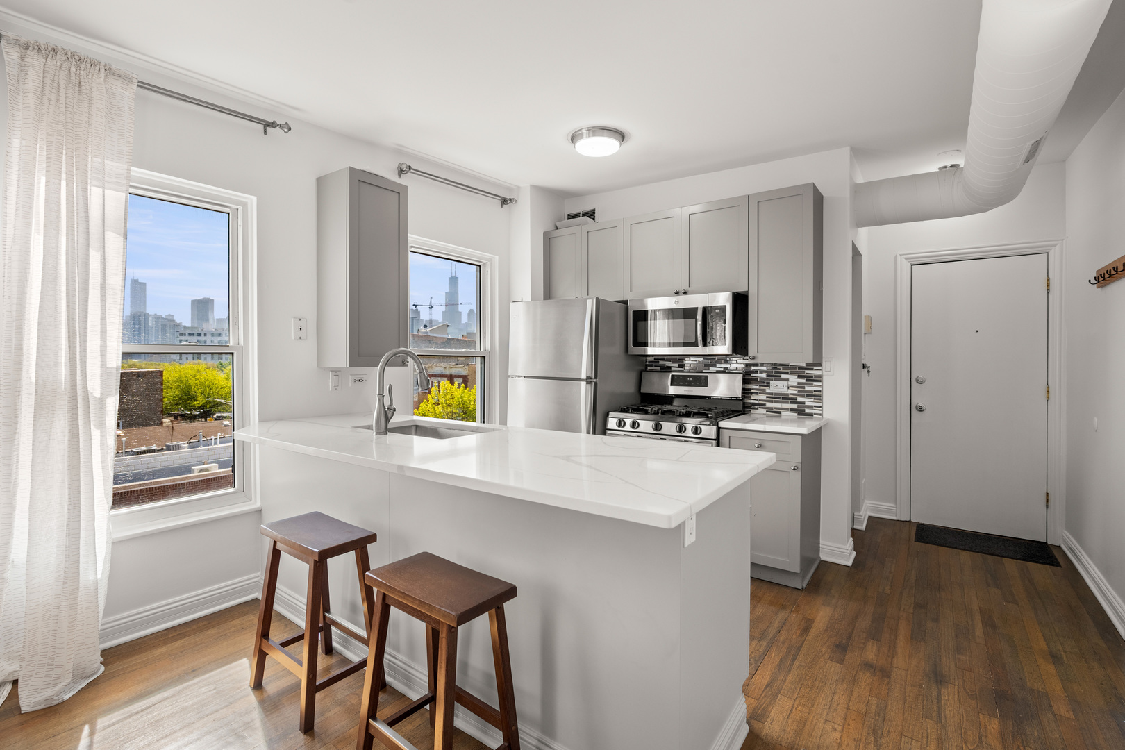 1322 West Huron Street, Unit 4N Chicago, IL 60642 - Photo 3 of 13