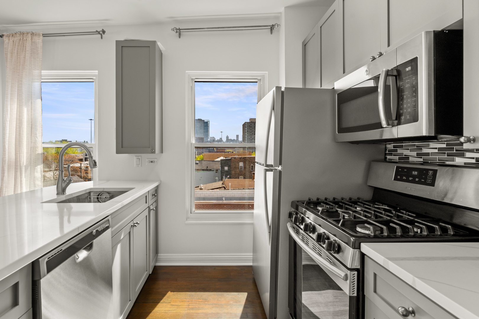 1322 West Huron Street, Unit 4N Chicago, IL 60642 - Photo 4 of 13