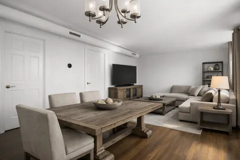 $299,000 | 1322 West Huron Street, Unit 4N, Chicago, IL 60642