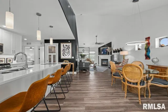 $285,000 | 3043 Shanes Way, Unit 3043, Bettendorf, IA 52722