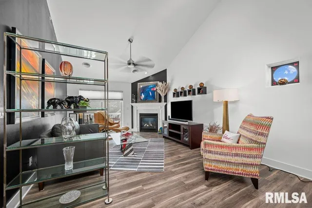 $285,000 | 3043 Shanes Way, Unit 3043, Bettendorf, IA 52722