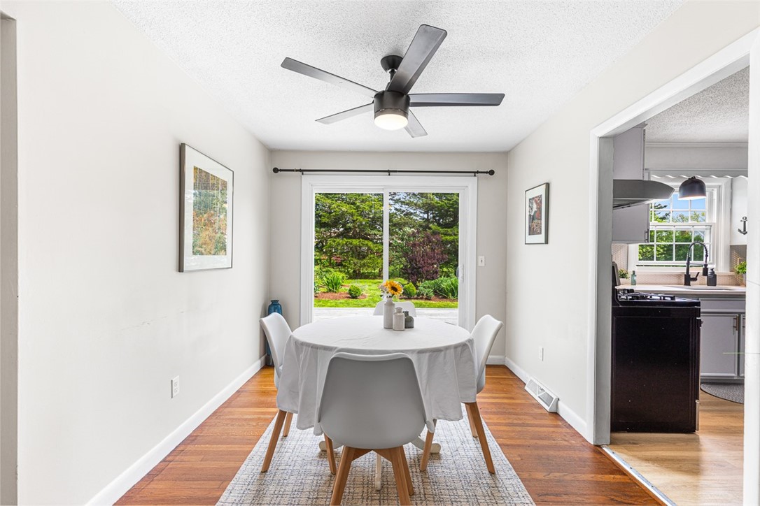 64 Flint Corn Road Portsmouth, RI 02871 - Photo 16 of 38 Dining Room