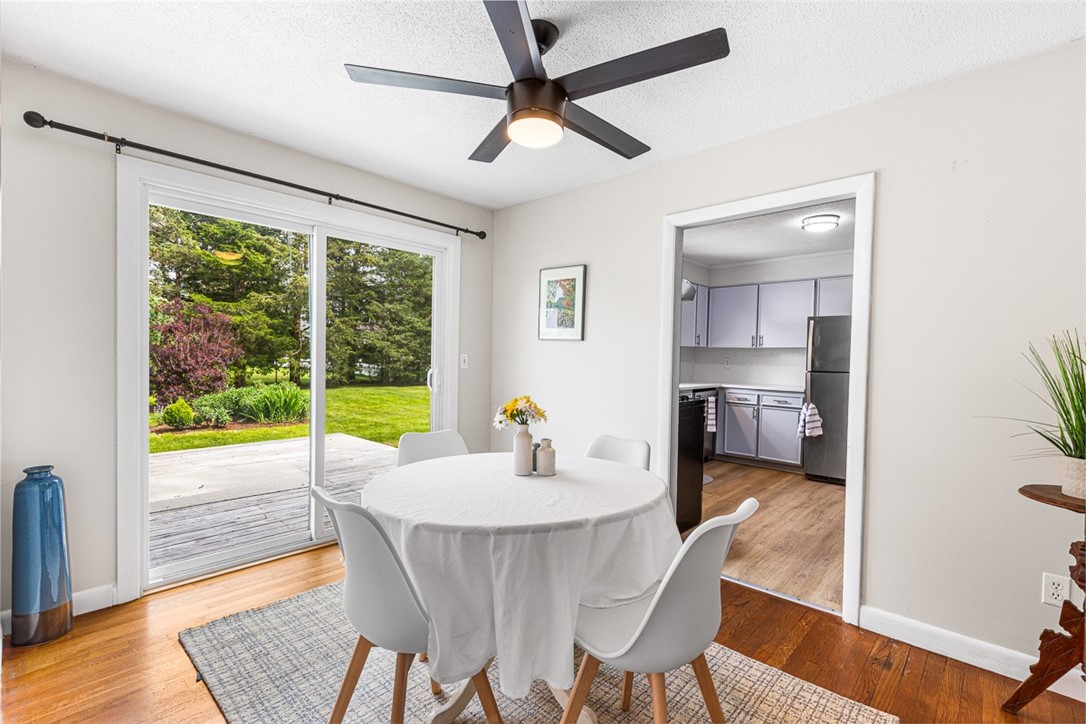 64 Flint Corn Road Portsmouth, RI 02871 - Photo 18 of 38 Dining Room