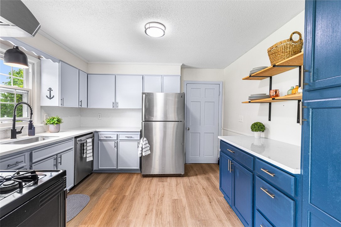 64 Flint Corn Road Portsmouth, RI 02871 - Photo 19 of 38 Kitchen